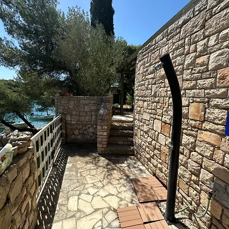 By The Sea * Milna (Brac)