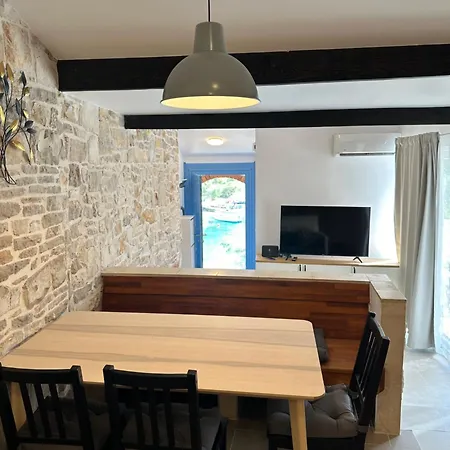 Apartamento By The Sea Milna (Brac)